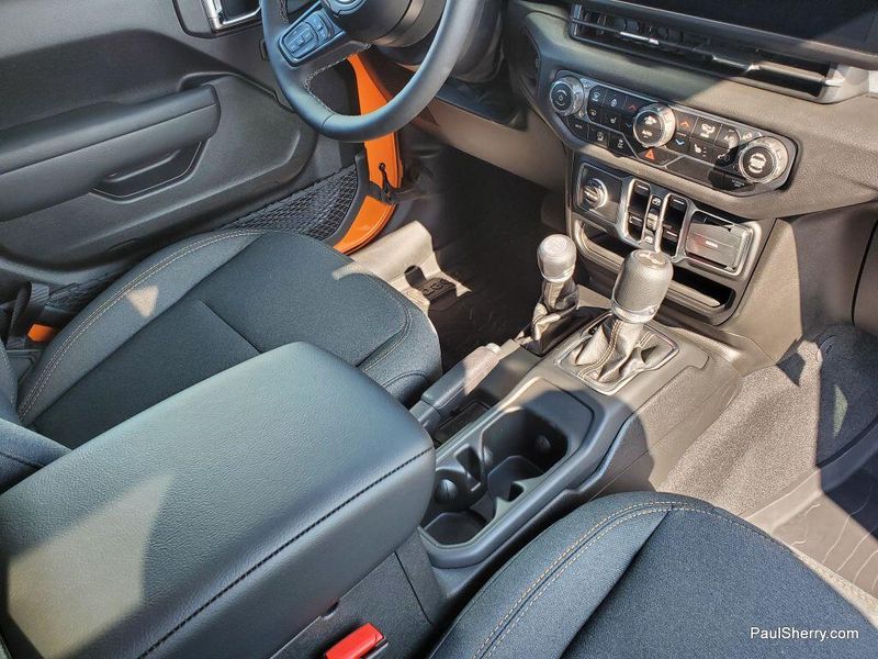 2025 Jeep Wrangler 4-door Sport SImage 17