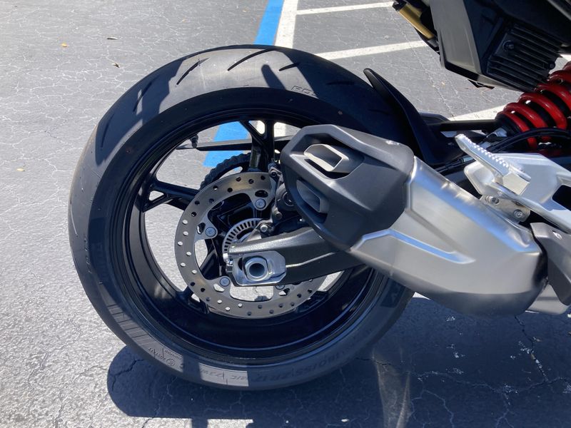 2025 BMW F 900 R