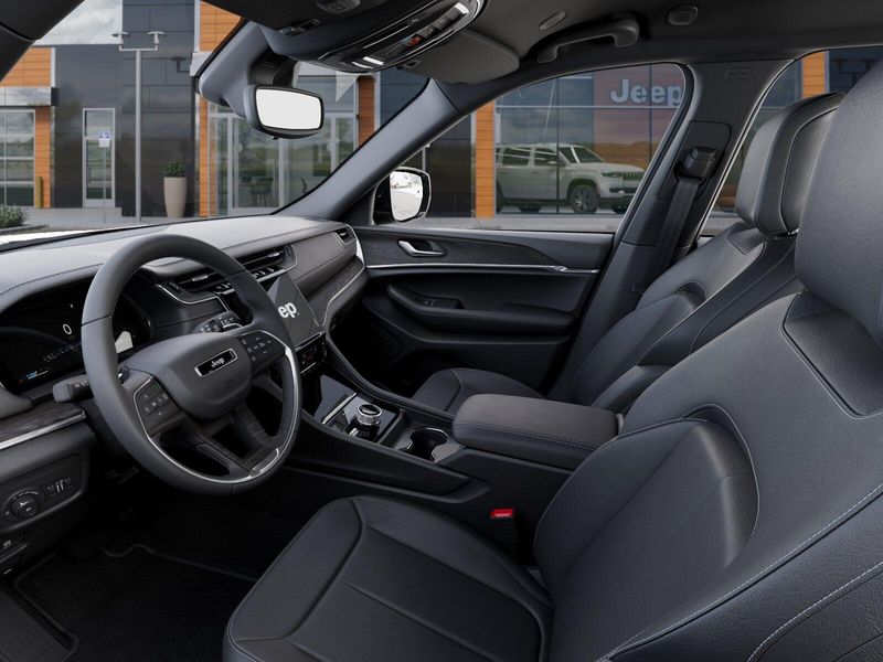 New 2025 Jeep Grand Cherokee Limited 4x4Image 61