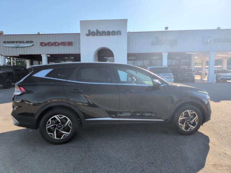 2024 Kia Sportage LXImage 6