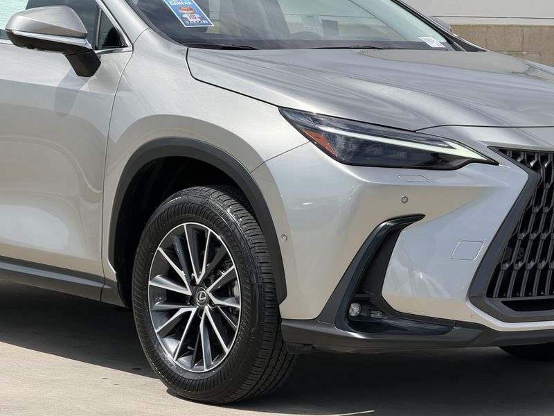 Used 2025 Lexus NX 350h LuxuryImage 4