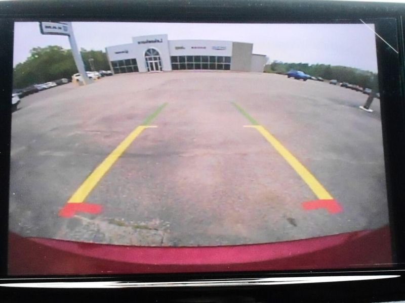2025 Chrysler Pacifica SelectImage 10