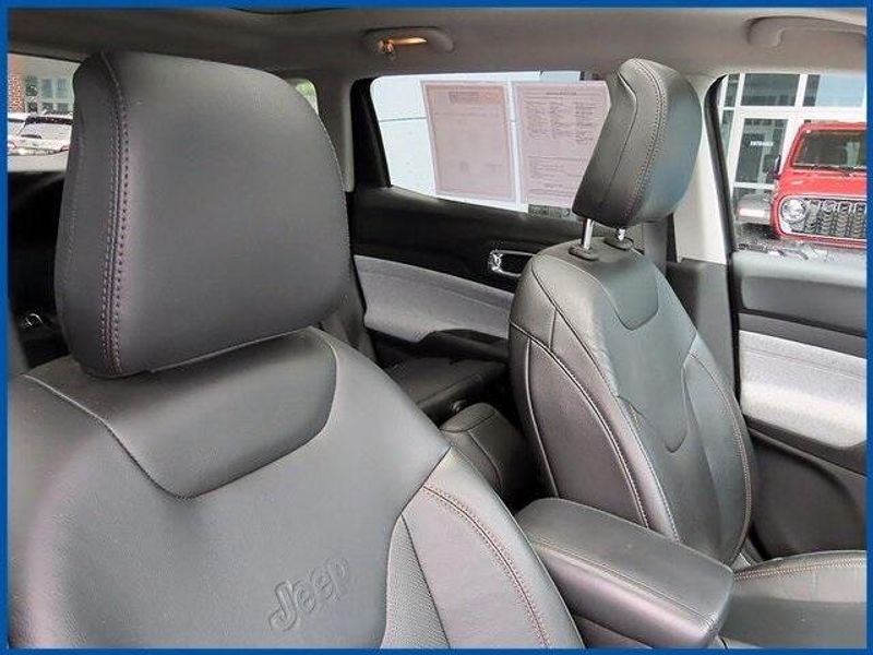 2022 Jeep Compass Latitude LuxImage 9