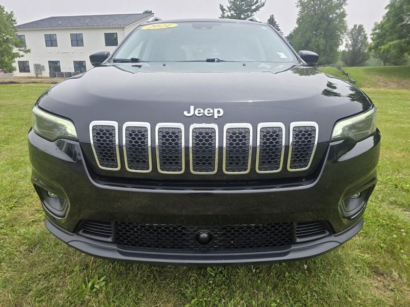 2021 Jeep Cherokee Latitude Lux photo 2