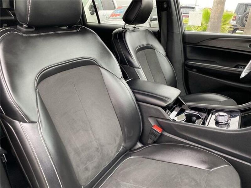 2023 Jeep Grand Cherokee L AltitudeImage 11