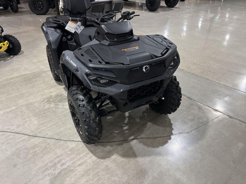 New 2026 Can-Am OUTLANDER MAX DPS 1000R Image 11