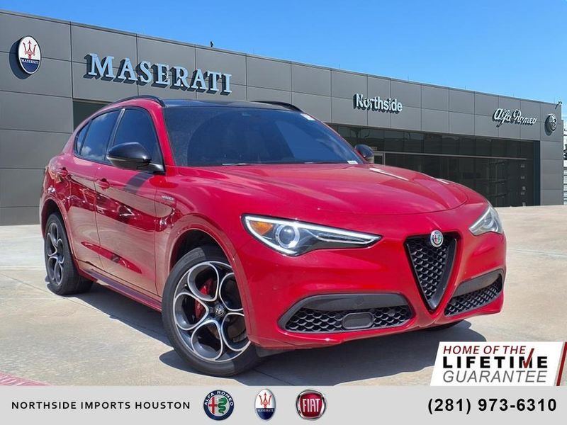 2022 Alfa Romeo Stelvio VeloceImage 1