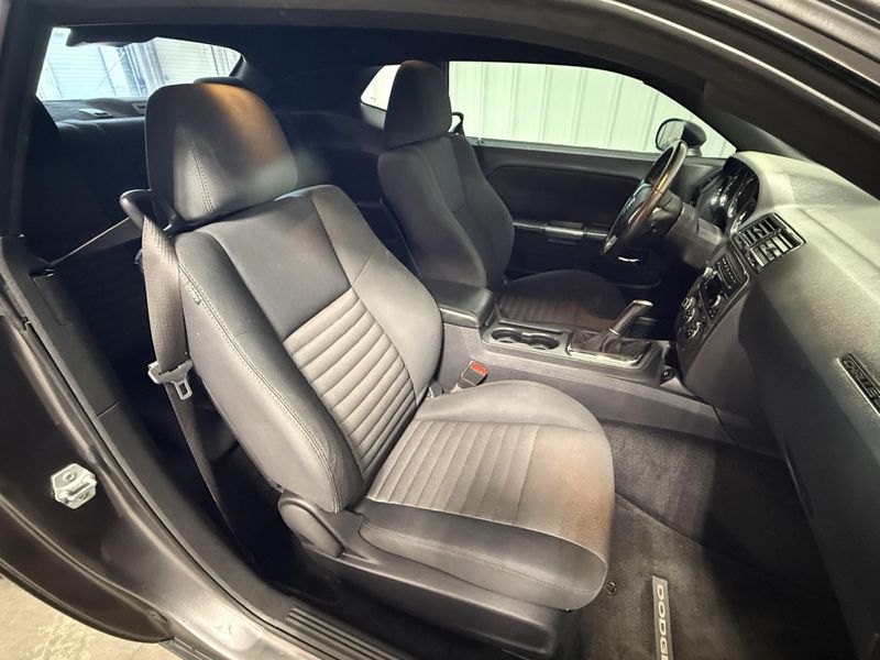 Used 2013 Dodge Challenger R/TImage 9