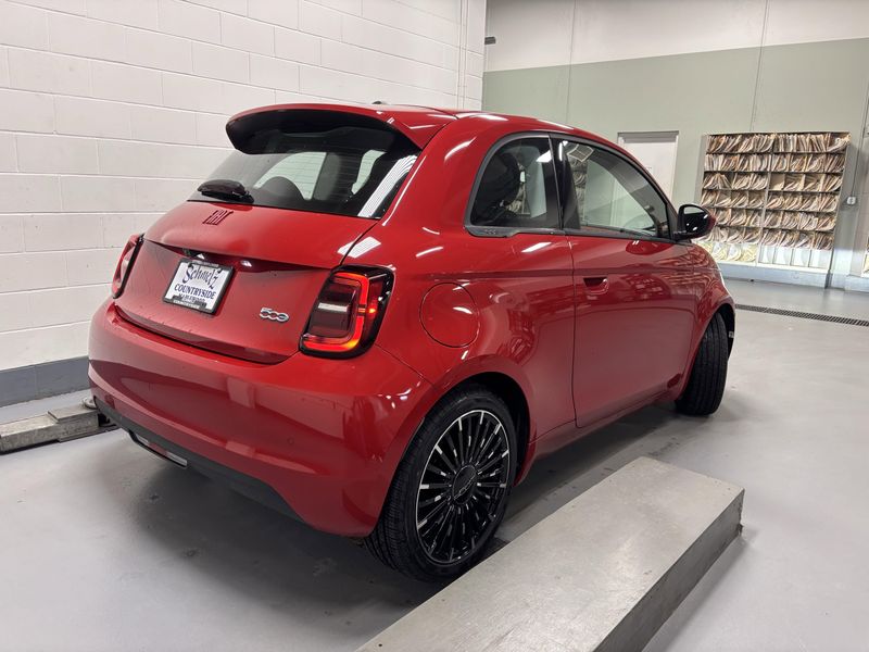 New 2024 Fiat 500e Inspi(red)Image 8