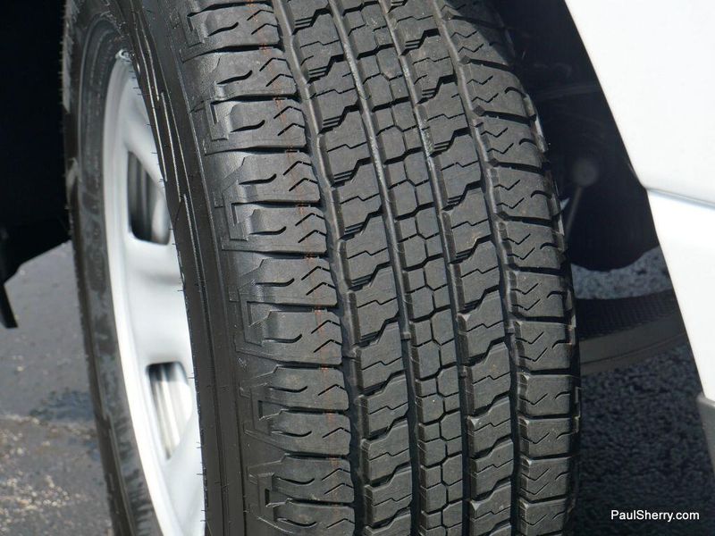 New 2026 RAM 1500 Tradesman Crew Cab 4x4 5'7' Box