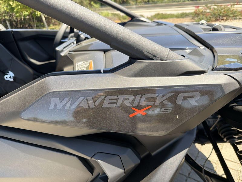 New 2026 Can-Am MAVERICK R MAX X RS 999T DCT Image 28