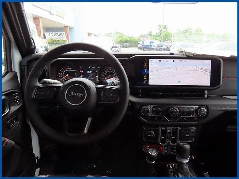 New 2025 Jeep Wrangler Rubicon XImage 12