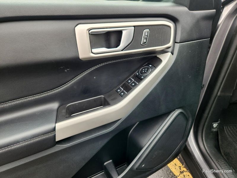 Used 2024 Ford Explorer XLT