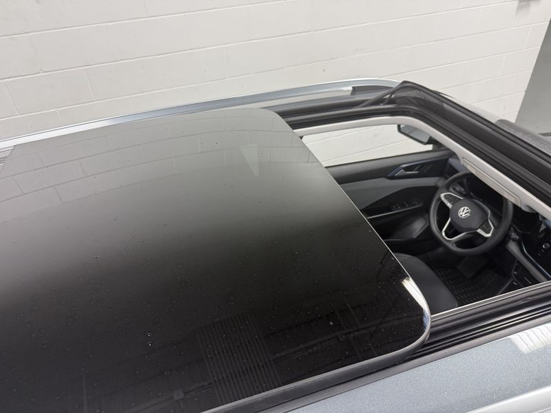Used 2023 Volkswagen Taos SE w/SunroofImage 6