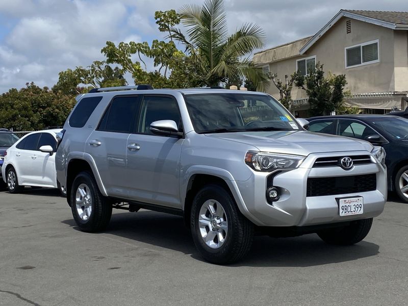 2022 Toyota 4Runner SR5 PremiumImage 2