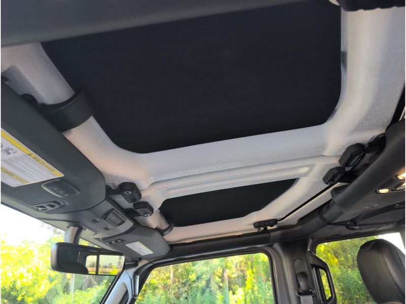 Used 2022 Jeep Gladiator RubiconImage 32