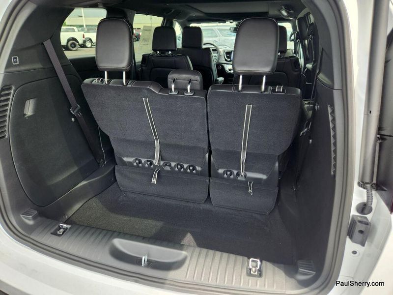 New 2026 Chrysler Pacifica Select