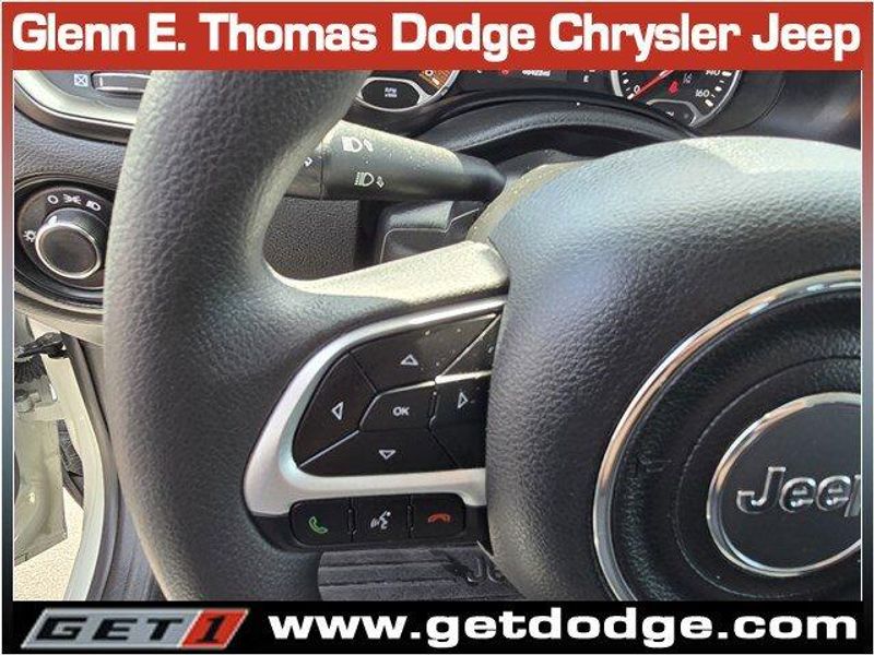 2023 Jeep Renegade Latitude Upland photo 18