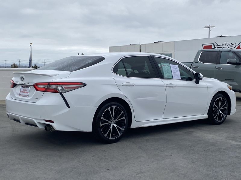 2018 Toyota Camry SEImage 4