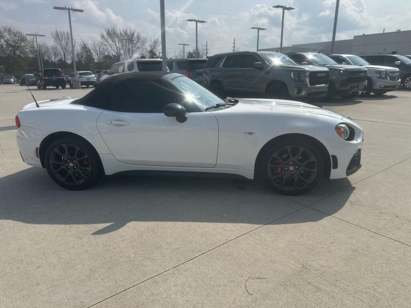Used 2017 Fiat 124 Spider AbarthImage 4