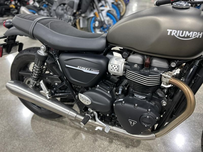 Used 2020 Triumph STREET TWIN Image 14