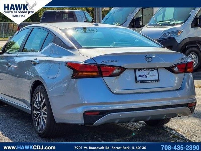 2023 Nissan Altima 2.5 SV photo 4
