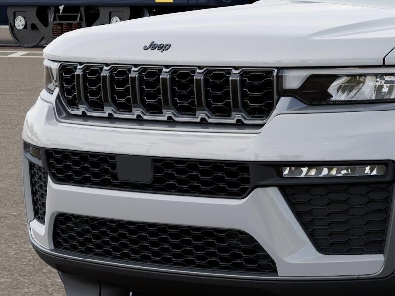 New 2026 Jeep Grand Cherokee Limited 4x4Image 11