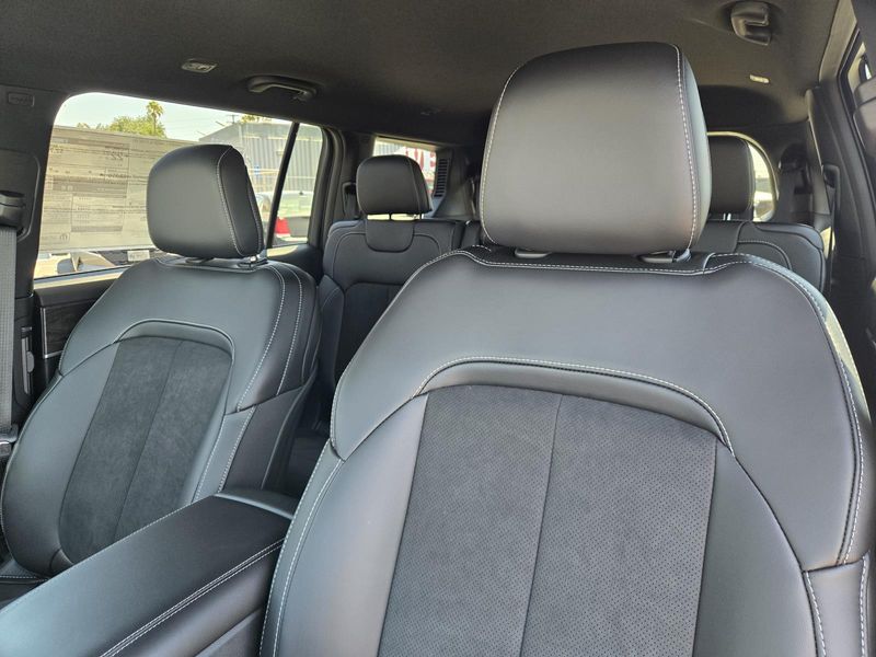 New 2026 Jeep Grand Cherokee L Laredo Altitude 4x4