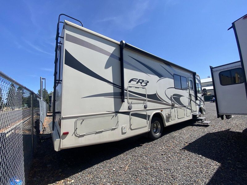 Used 2018 FOREST RIVER FR3 29DS Image 2