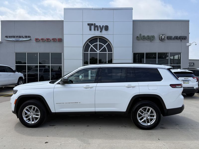 Used 2025 Jeep Grand Cherokee L LaredoImage 30