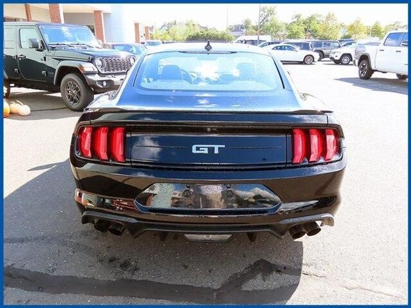 2022 Ford Mustang GT Premium photo 6