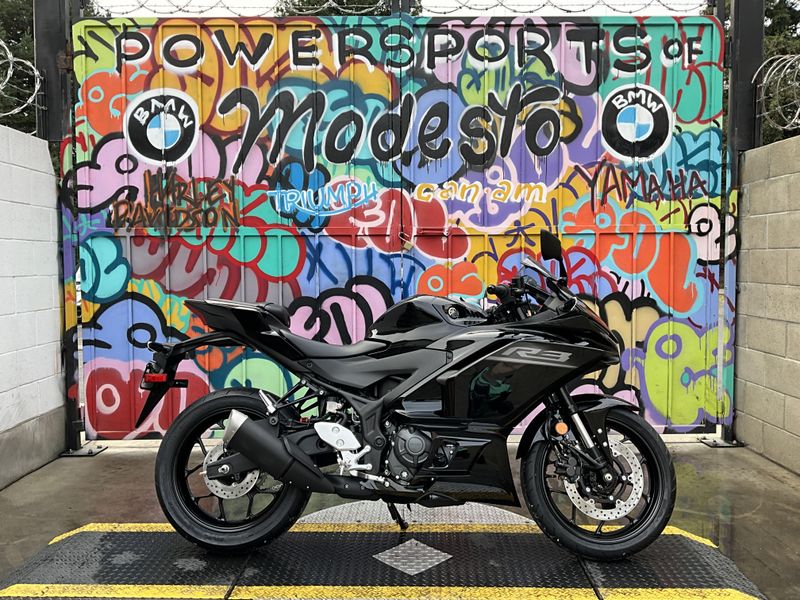 New 2026 Yamaha YZF-R3 ABS Image 4