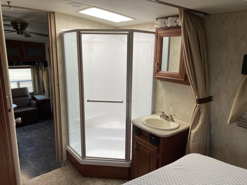 Used 2016 NORTHWOOD MFG FOX MOUNTAIN 235 RLS Image 17