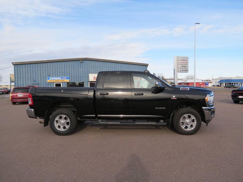 Used 2022 RAM 3500 Big Horn 4x4 4dr Crew Cab 6.3 ft. SB SRW PickupImage 1
