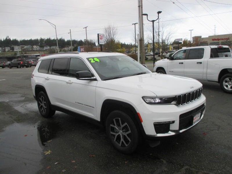 Used 2024 Jeep Grand Cherokee L LimitedImage 5
