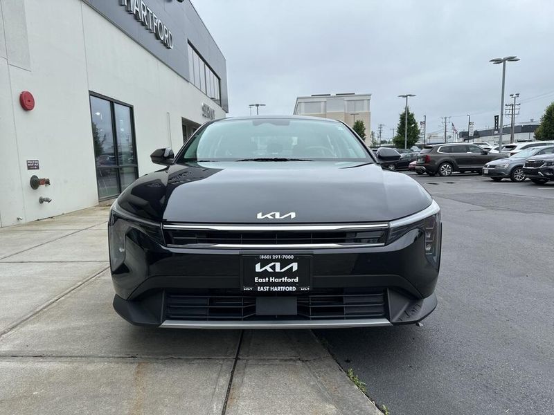 2025 Kia K4 EXImage 2