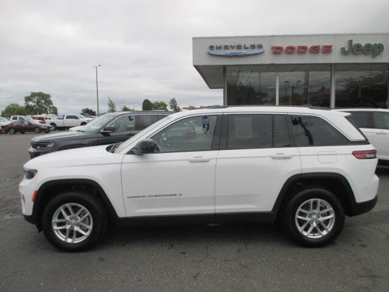 Used 2023 Jeep Grand Cherokee LaredoImage 14