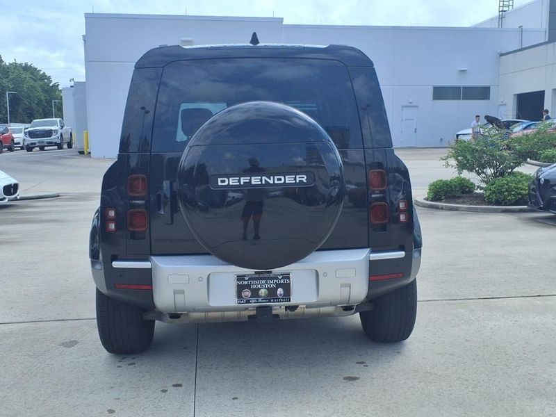 2024 Land Rover Defender SImage 17