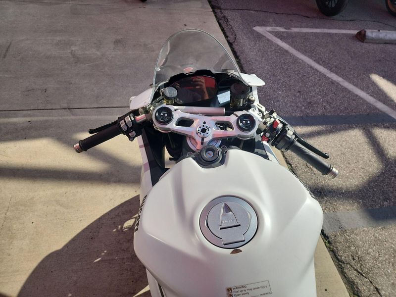 Used 2023 Ducati Panigale V2 Image 10