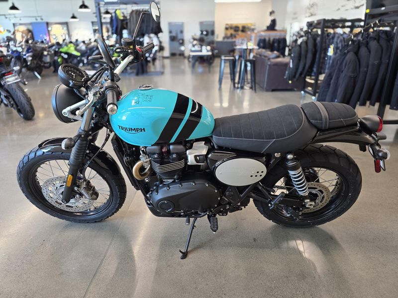 2025 Triumph SCRAMBLER 900