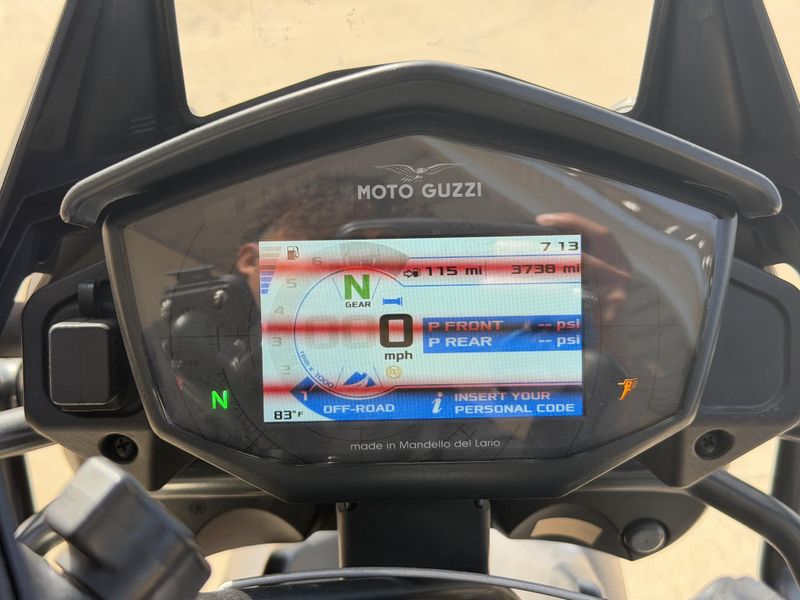 USED 2023 MOTO GUZZI V85 TT TRAVEL E5 Image 3