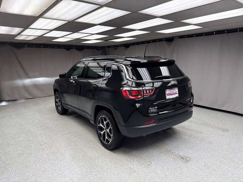New 2025 Jeep Compass Limited 4x4Image 2