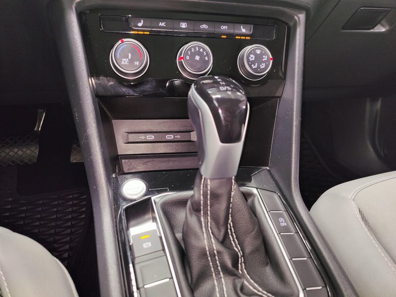 Used 2023 Volkswagen Taos SE w/SunroofImage 17