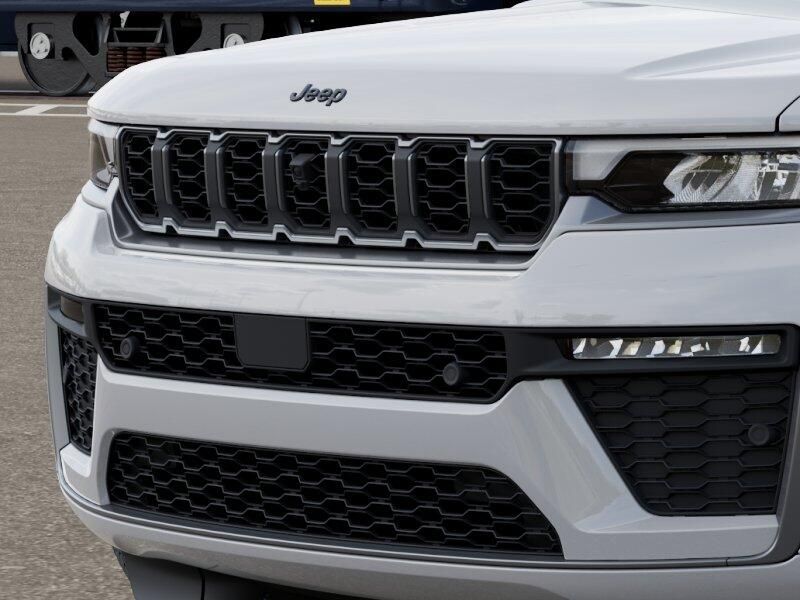 New 2026 Jeep Grand Cherokee Limited Reserve 4x4Image 7