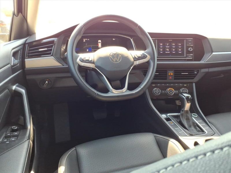 2024 Volkswagen Jetta SE photo 18