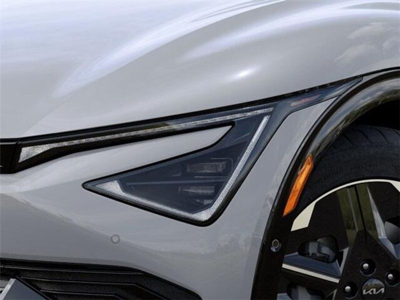 2025 Kia EV6 WindImage 10