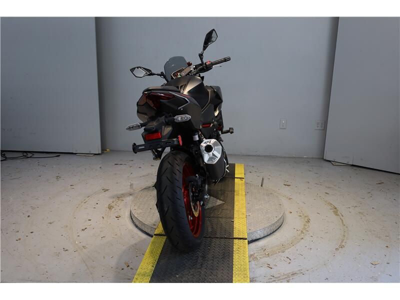 Used 2025 Kawasaki Z500 SE Image 5