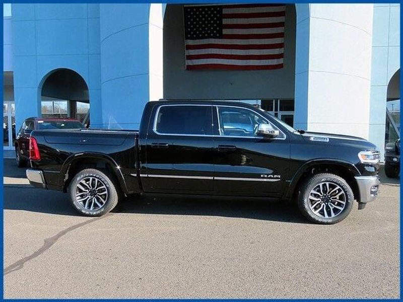 2025 RAM 1500 LimitedImage 2