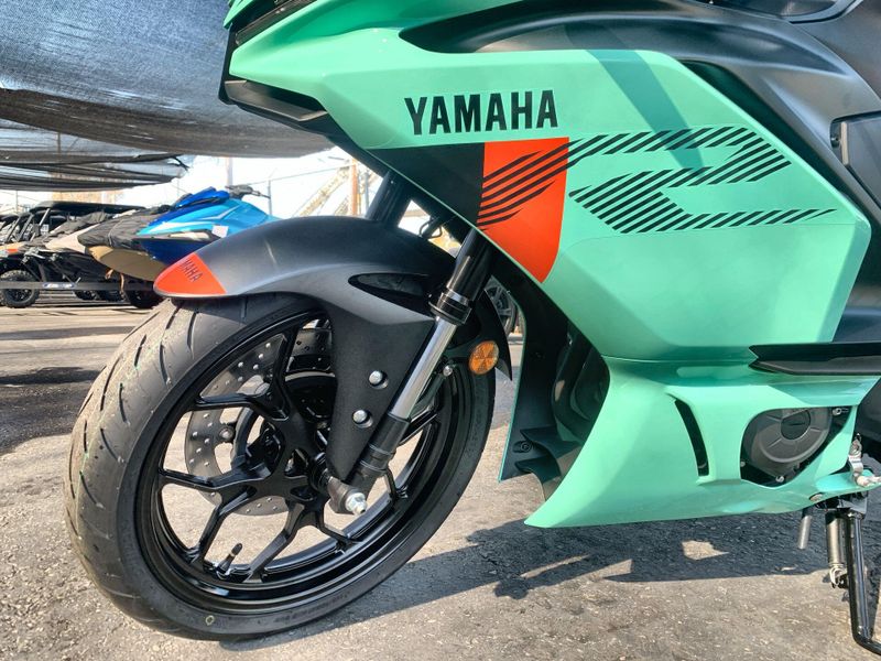 New 2026 Yamaha YZF-R3 ABS Image 11