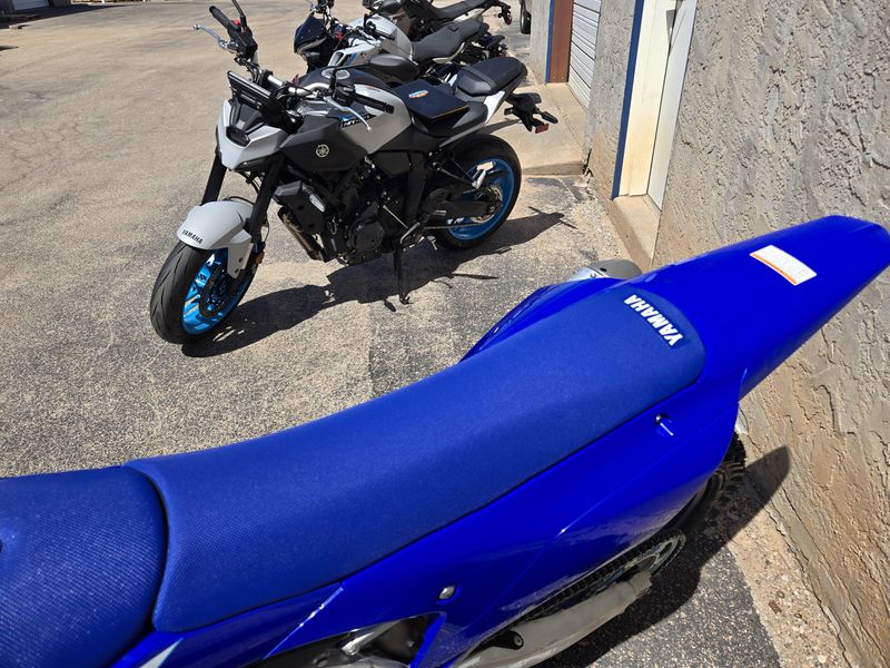 2025 Yamaha WR450F TEAM BLUE Image 10